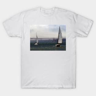 San Francisco, Golden Gate, yachts T-Shirt